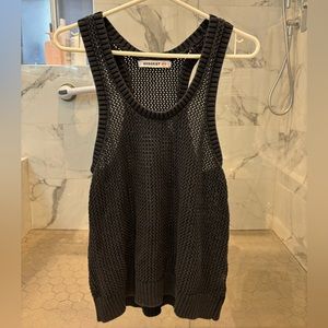 Women’s navy blue active wear top